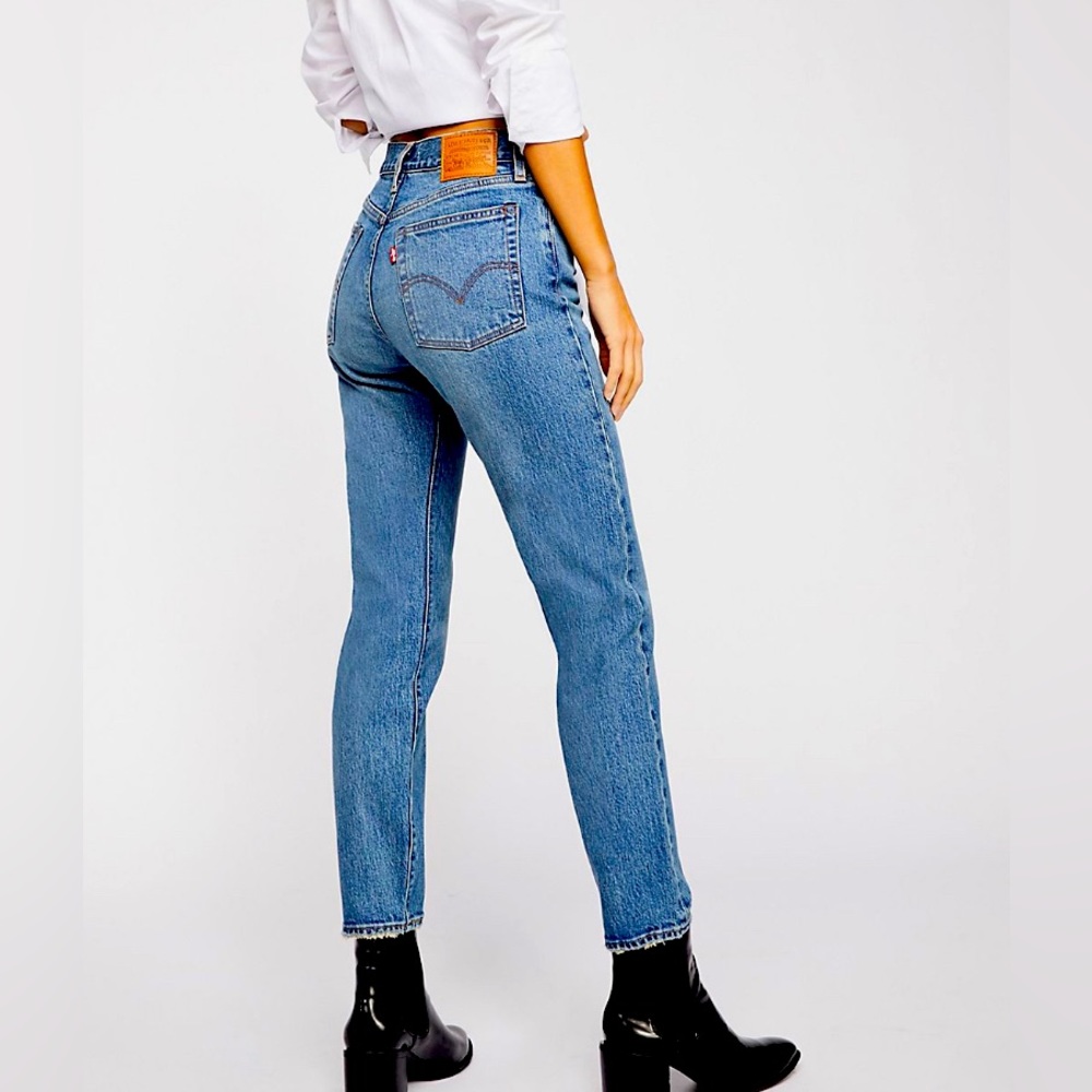 Levi’s Wedgie Straight Size 27